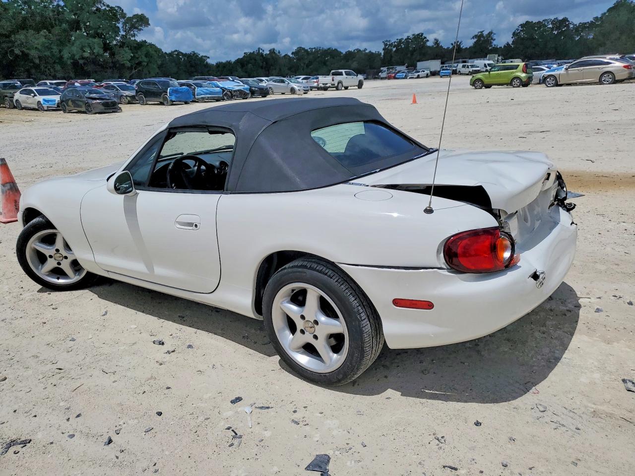 JM1NB3539X0108356 · 1999 MAZDA MX-5 MIATA · 2/12