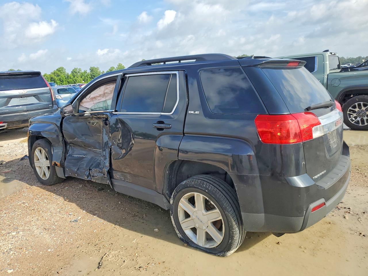 2CTALSEC0B6214110 · 2011 GMC TERRAIN · 2/13