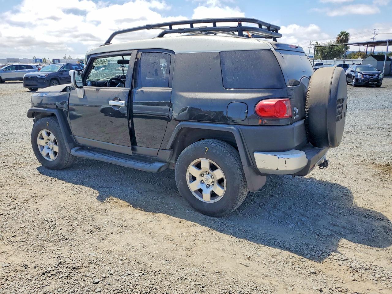 JTEBU11F48K014310 · 2008 TOYOTA FJ CRUISER · 2/13
