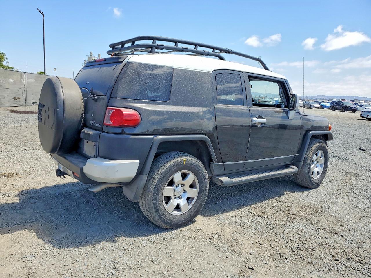 JTEBU11F48K014310 · 2008 TOYOTA FJ CRUISER · 3/13