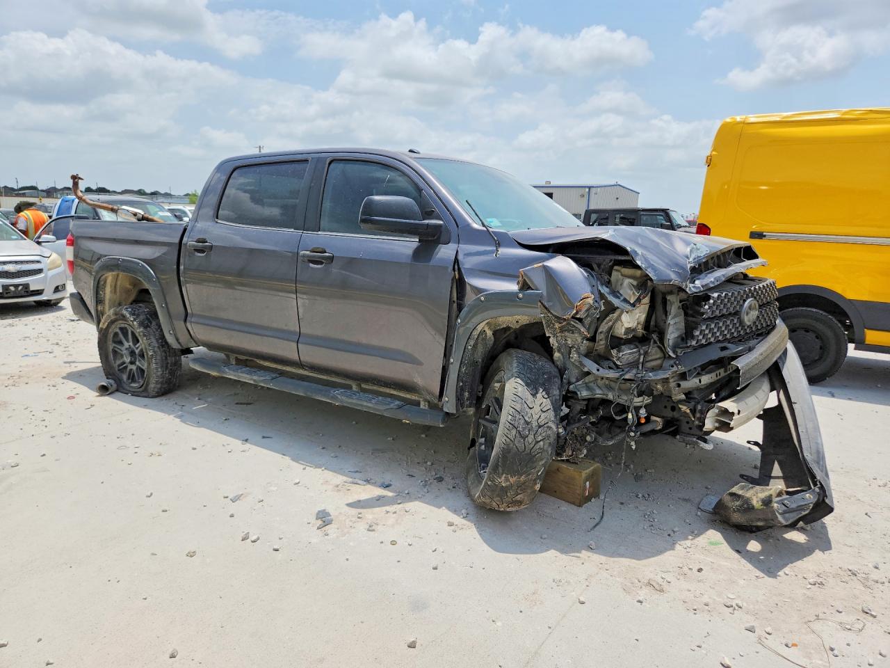 5TFDW5F13JX702044 · 2018 TOYOTA TUNDRA · 4/12