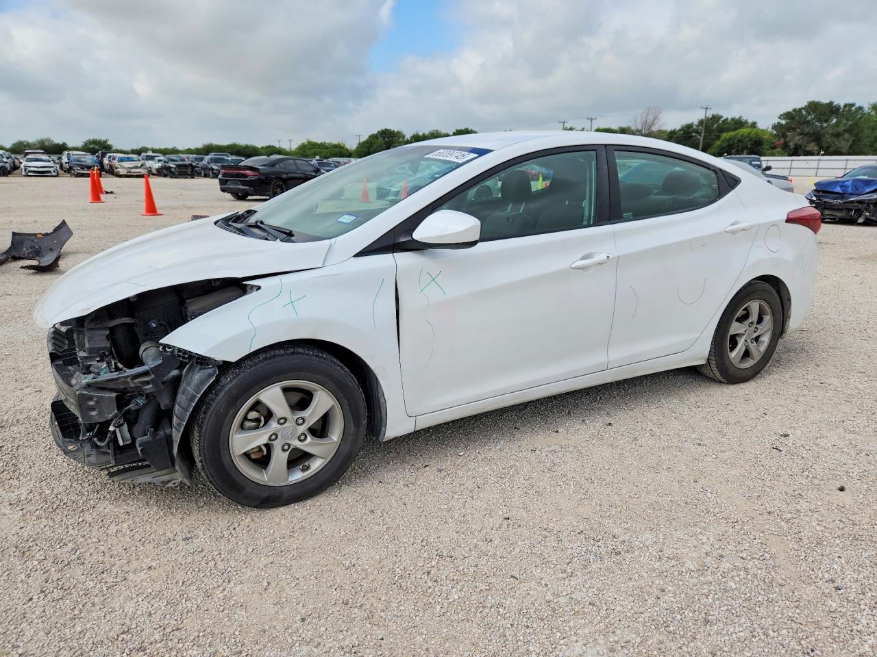 5NPDH4AEXFH610673 · 2015 HYUNDAI ELANTRA