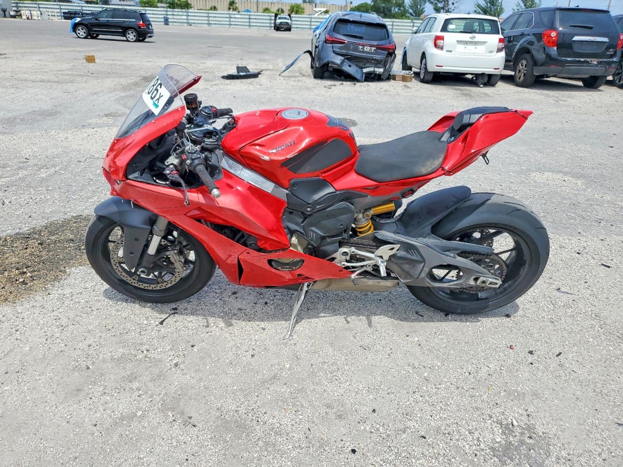 ZDMDAG6W8SB001072 · 2025 DUCATI PANIGALE · 3/9