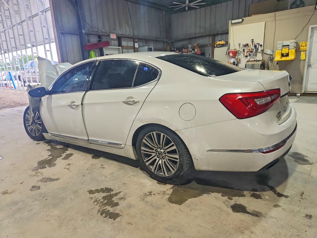 KNALN4D73G5215170 · 2016 KIA CADENZA · 2/12