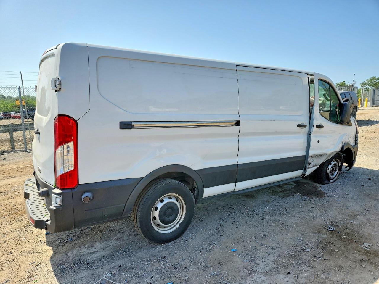 1FTYR2YMXKKB18141 · 2019 FORD TRANSIT · 3/13