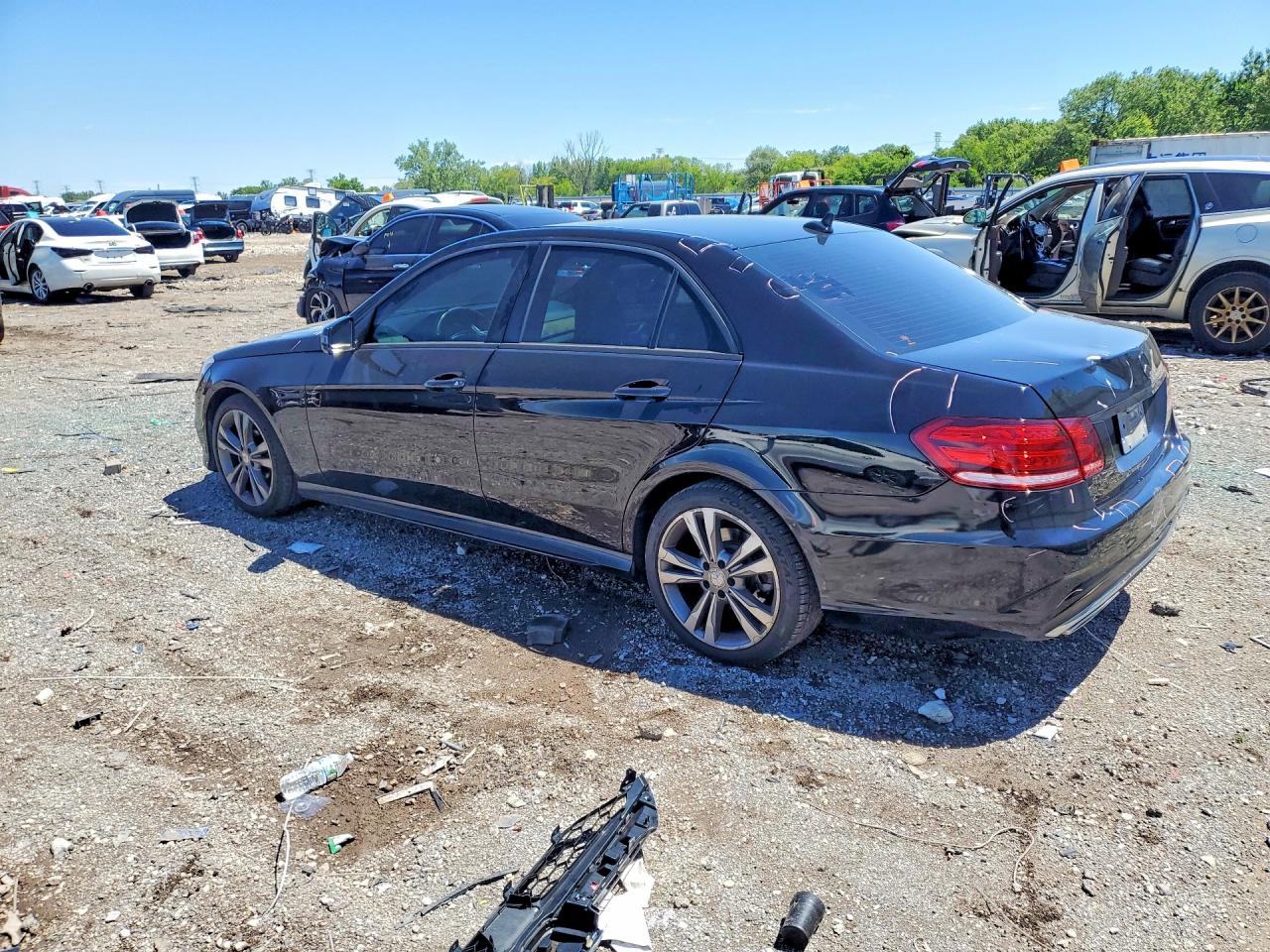 WDDHF8JB7GB200085 · 2016 MERCEDES-BENZ E · 2/12