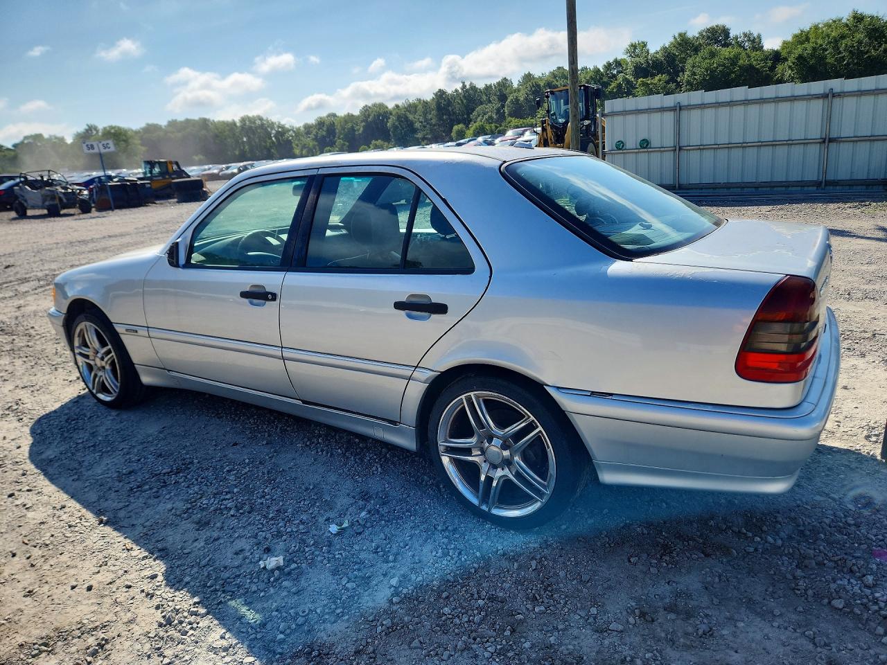 WDBHA24G3YA845996 · 2000 MERCEDES-BENZ C · 2/12