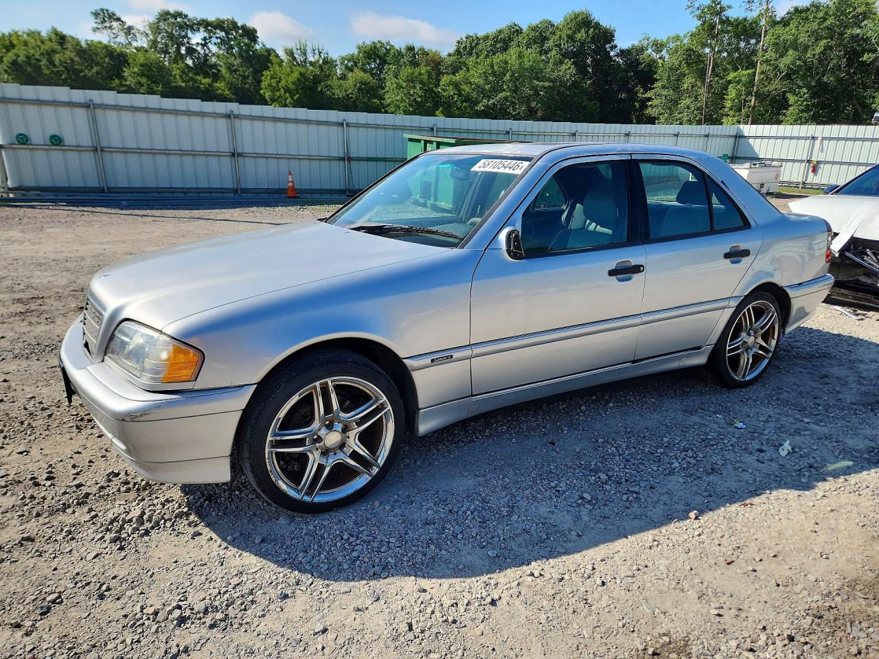 WDBHA24G3YA845996 · 2000 MERCEDES-BENZ C