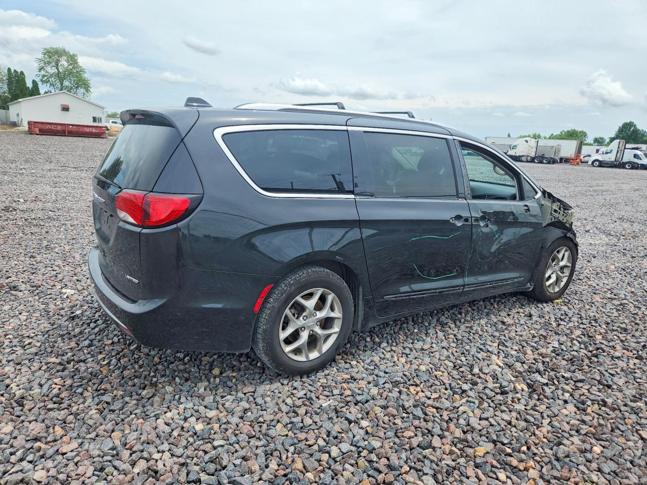 2C4RC1GG9KR574225 · 2019 CHRYSLER PACIFICA · 3/13