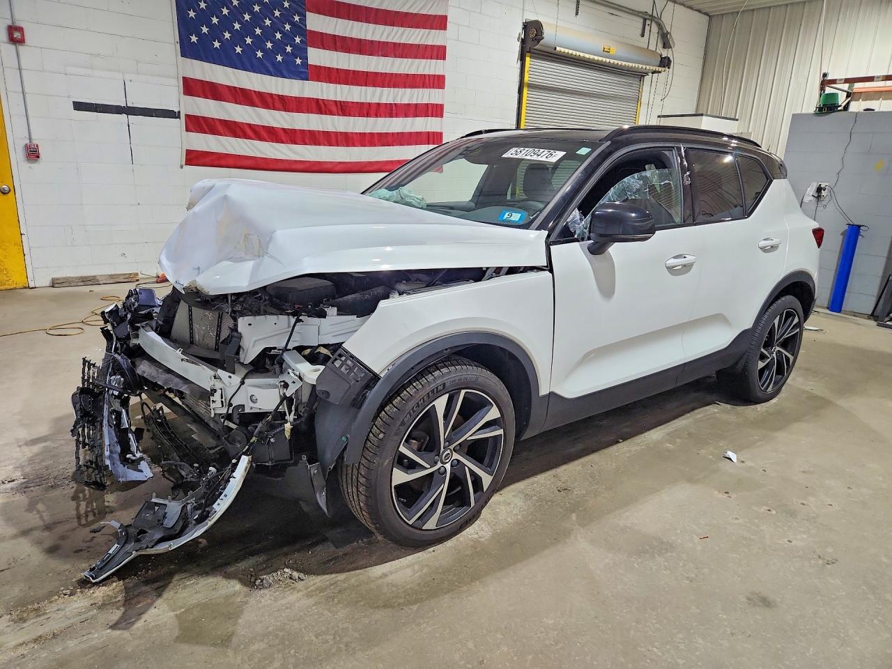 YV4162UM3K2122724 · 2019 VOLVO XC40