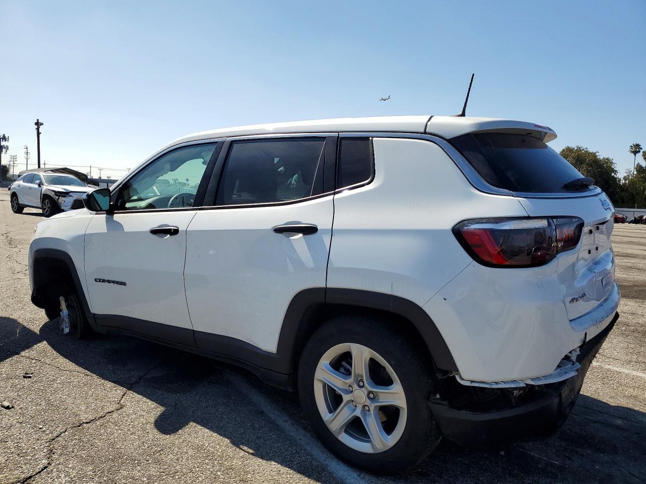 3C4NJDAN8PT574833 · 2023 JEEP COMPASS · 2/13