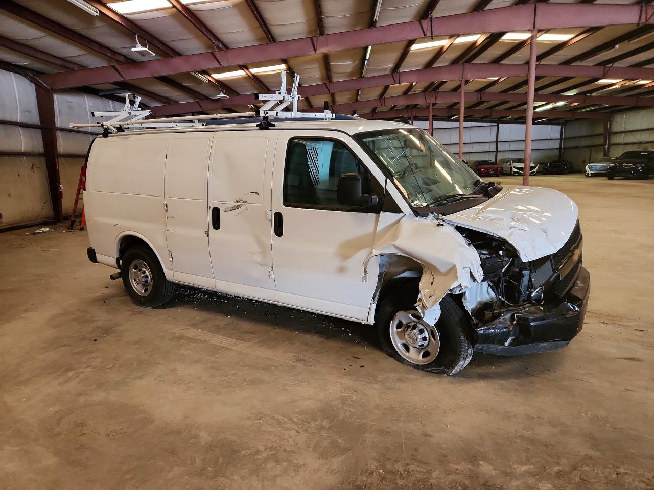 1GCWGAF75R1164903 · 2024 CHEVROLET EXPRESS G2500 · 4/12