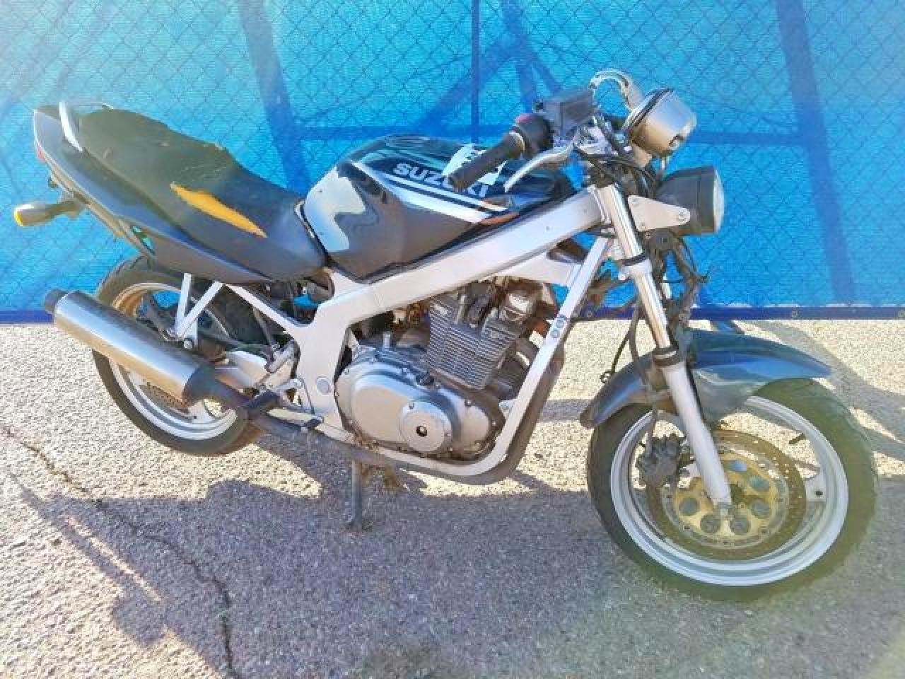JS1GM51A912100587 · 2001 SUZUKI GS500