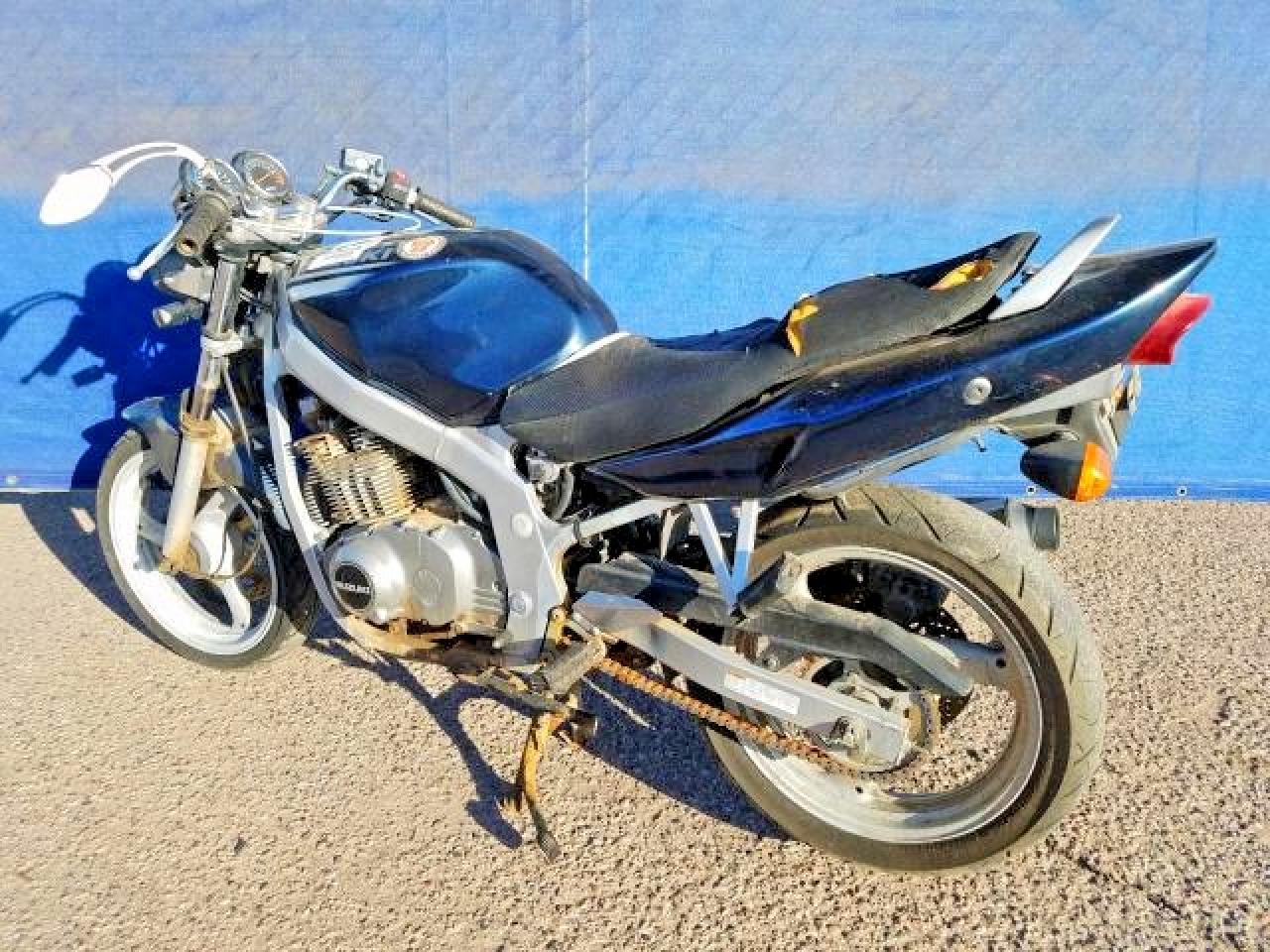JS1GM51A912100587 · 2001 SUZUKI GS500 · 3/10