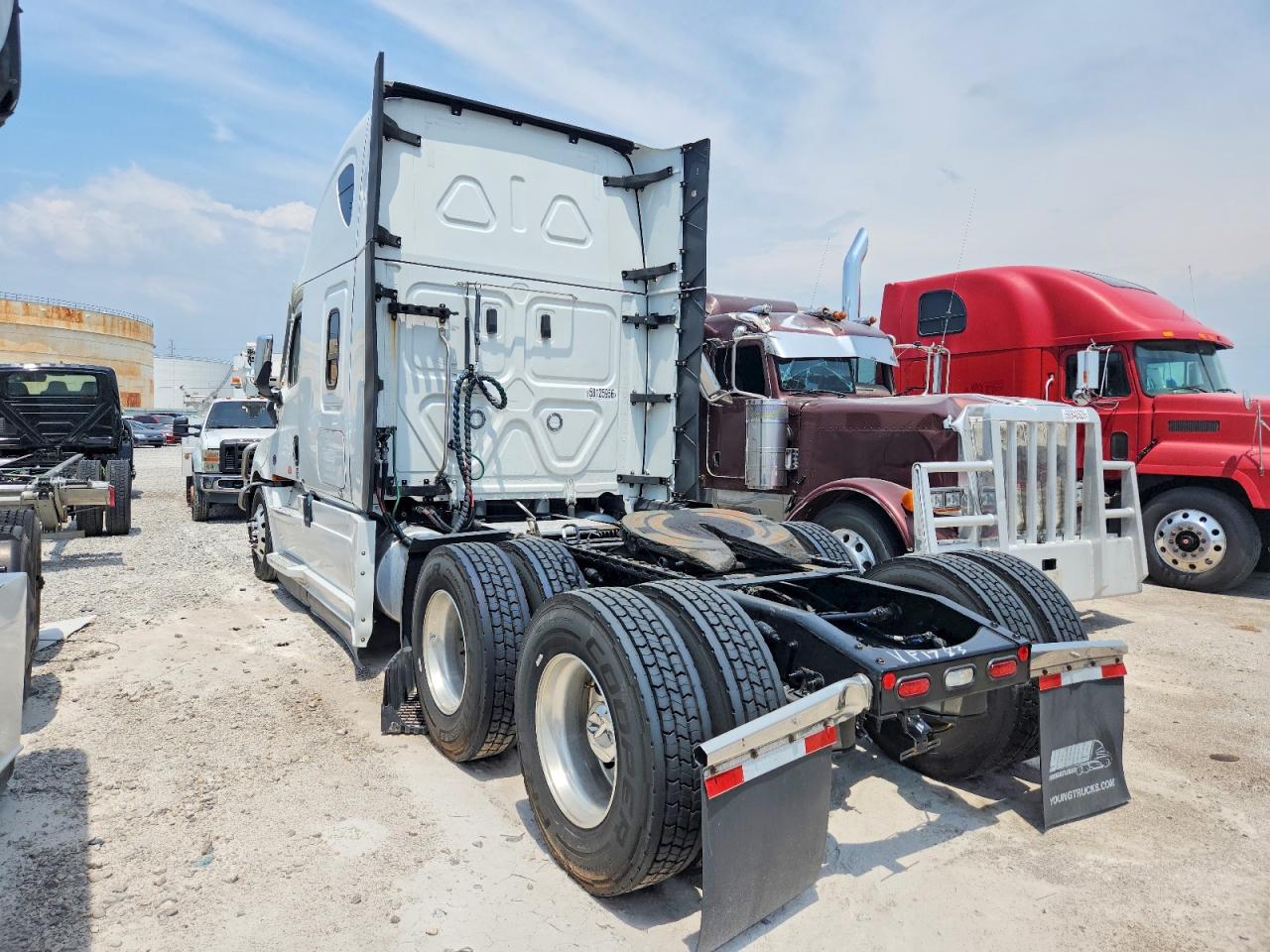 3AKJHHDR4RSVF1783 · 2024 FREIGHTLINER CASCADIA 126 · 3/10