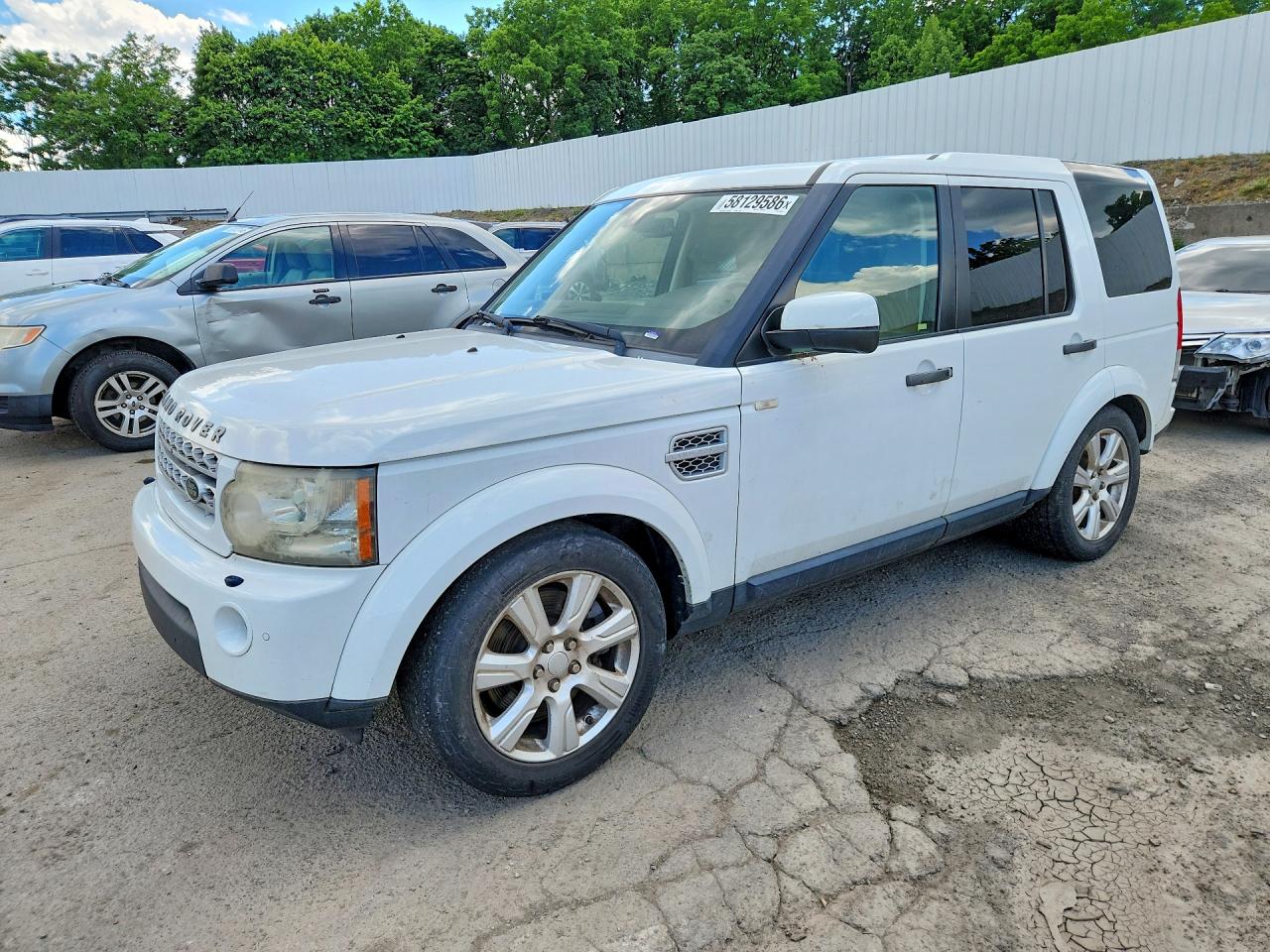 SALAK2D47BA596155 · 2011 LAND ROVER LR4