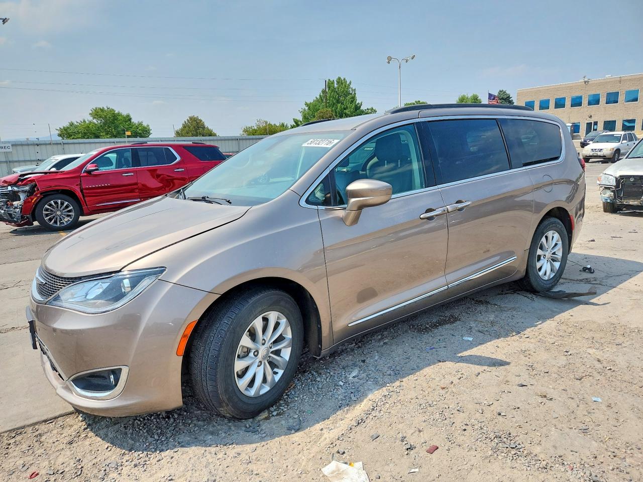 2C4RC1BG4HR660042 · 2017 CHRYSLER PACIFICA