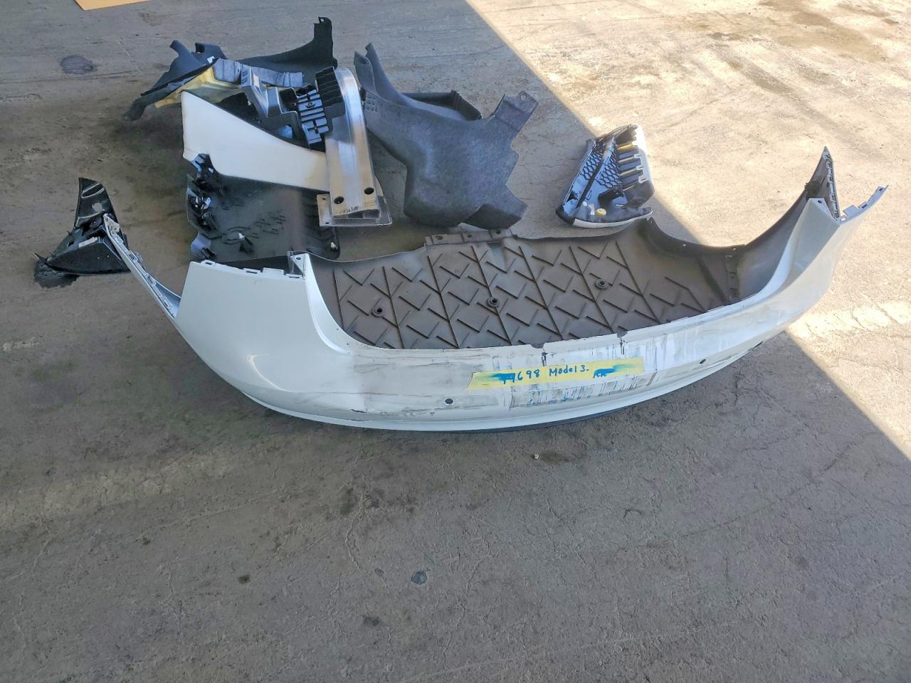 5YJ3E1EA6MF928800 · 2021 TESLA MODEL 3 · 12/13