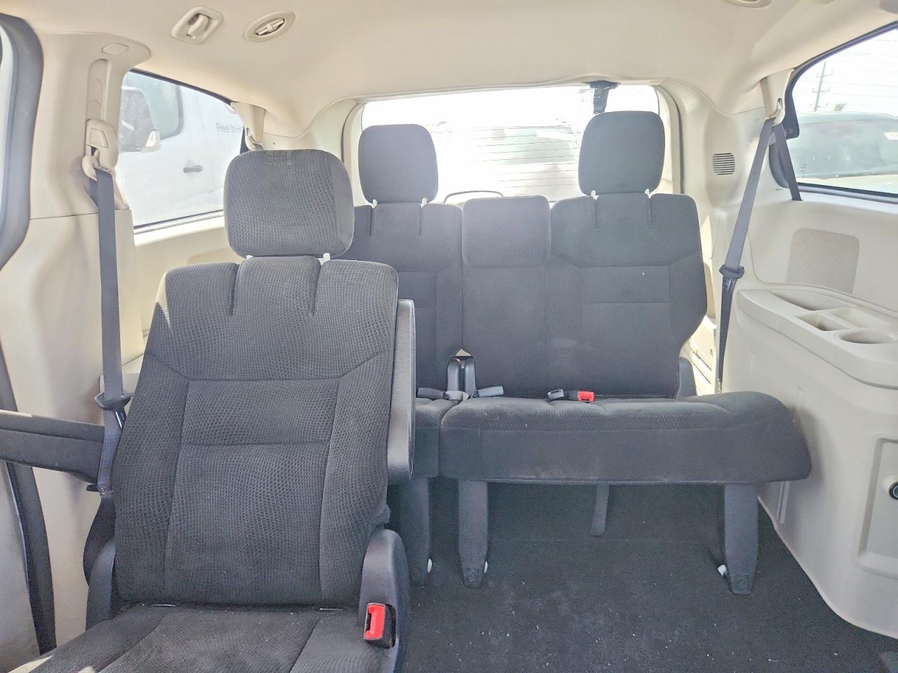 2C4RDGBG5GR139930 · 2016 DODGE GRAND CARAVAN · 10/13