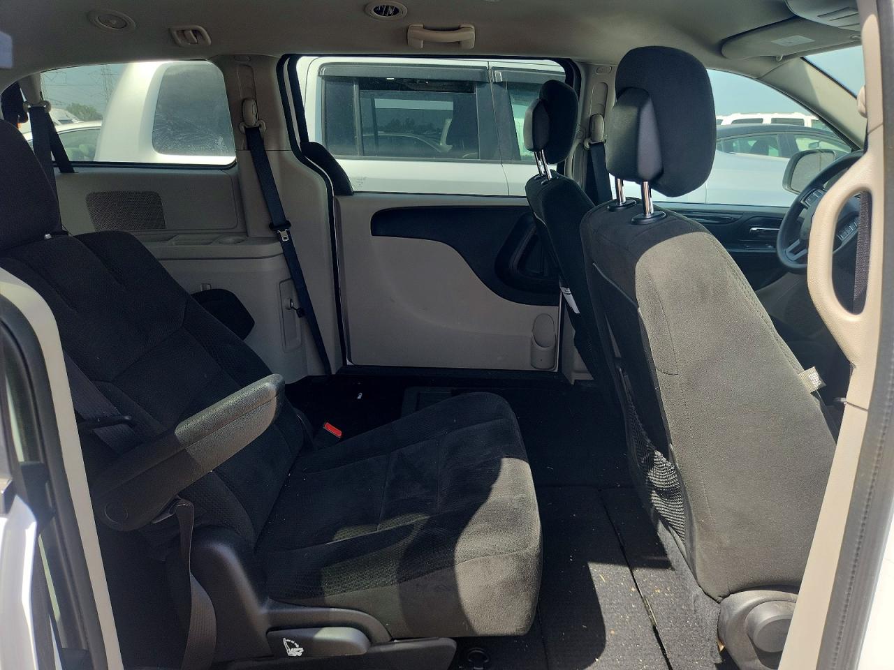 2C4RDGBG5GR139930 · 2016 DODGE GRAND CARAVAN · 11/13