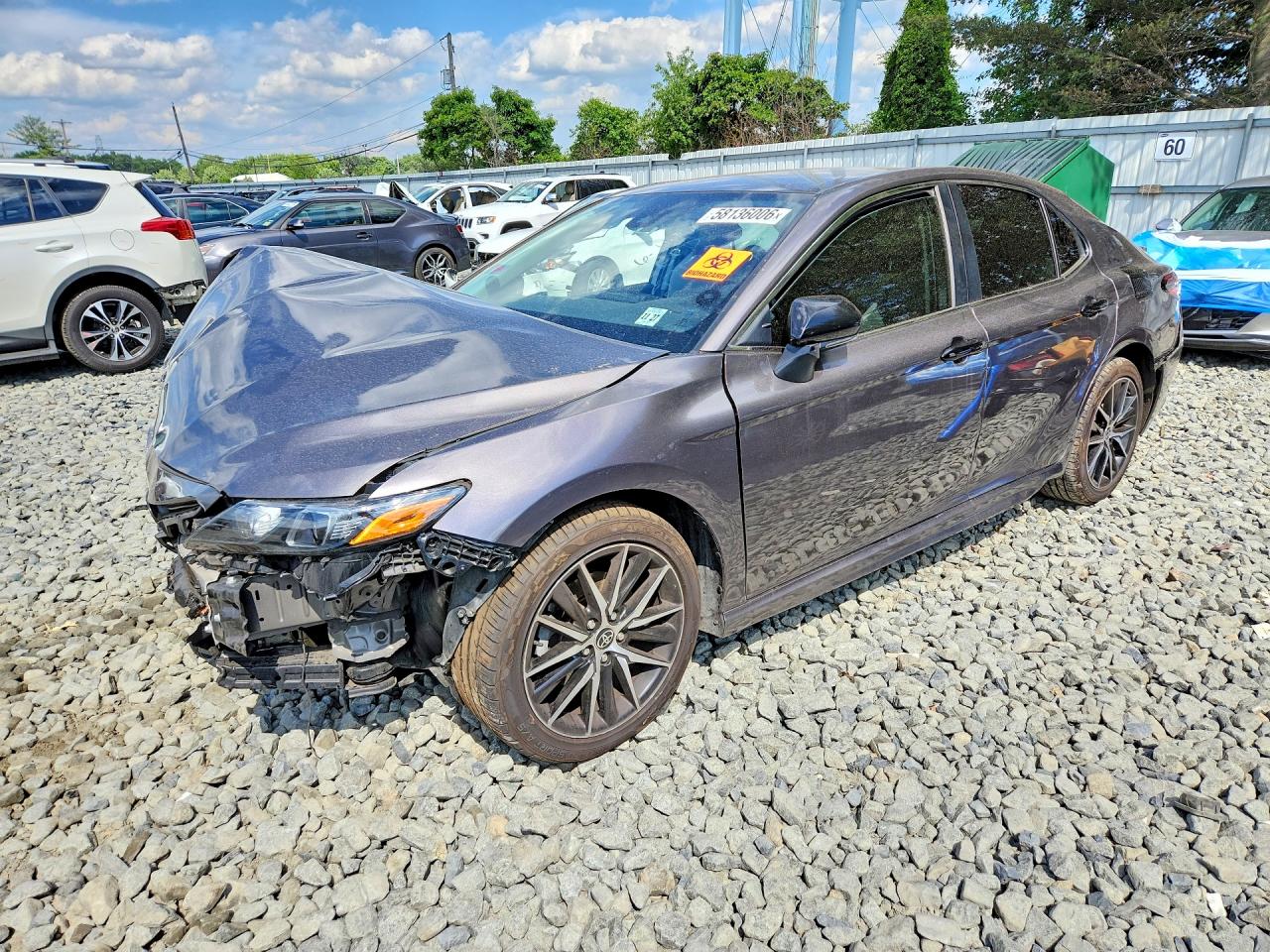 4T1T11AK8NU657172 · 2022 TOYOTA CAMRY-LE
