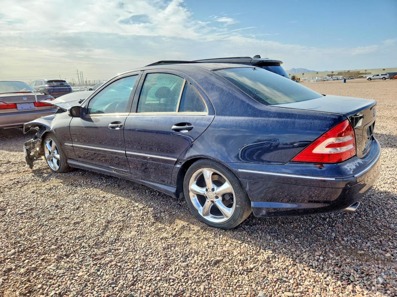 WDBRF40J05F606701 · 2005 MERCEDES-BENZ C · 2/12