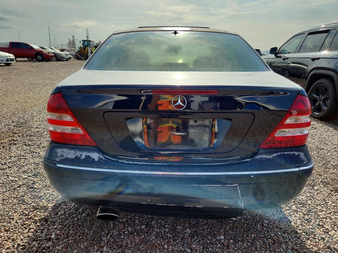 WDBRF40J05F606701 · 2005 MERCEDES-BENZ C · 6/12