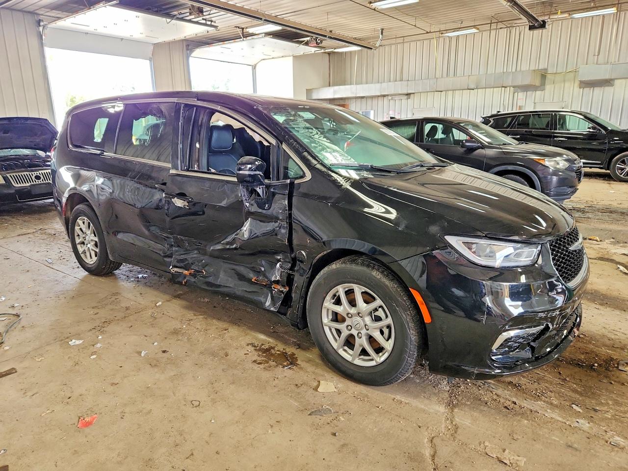 2C4RC1BGXTR167488 · 2026 CHRYSLER PACIFICA · 4/13