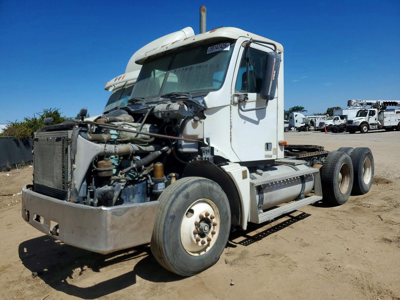 1FUY0SZB91LG93861 · 2001 FREIGHTLINER CST120 · 2/10