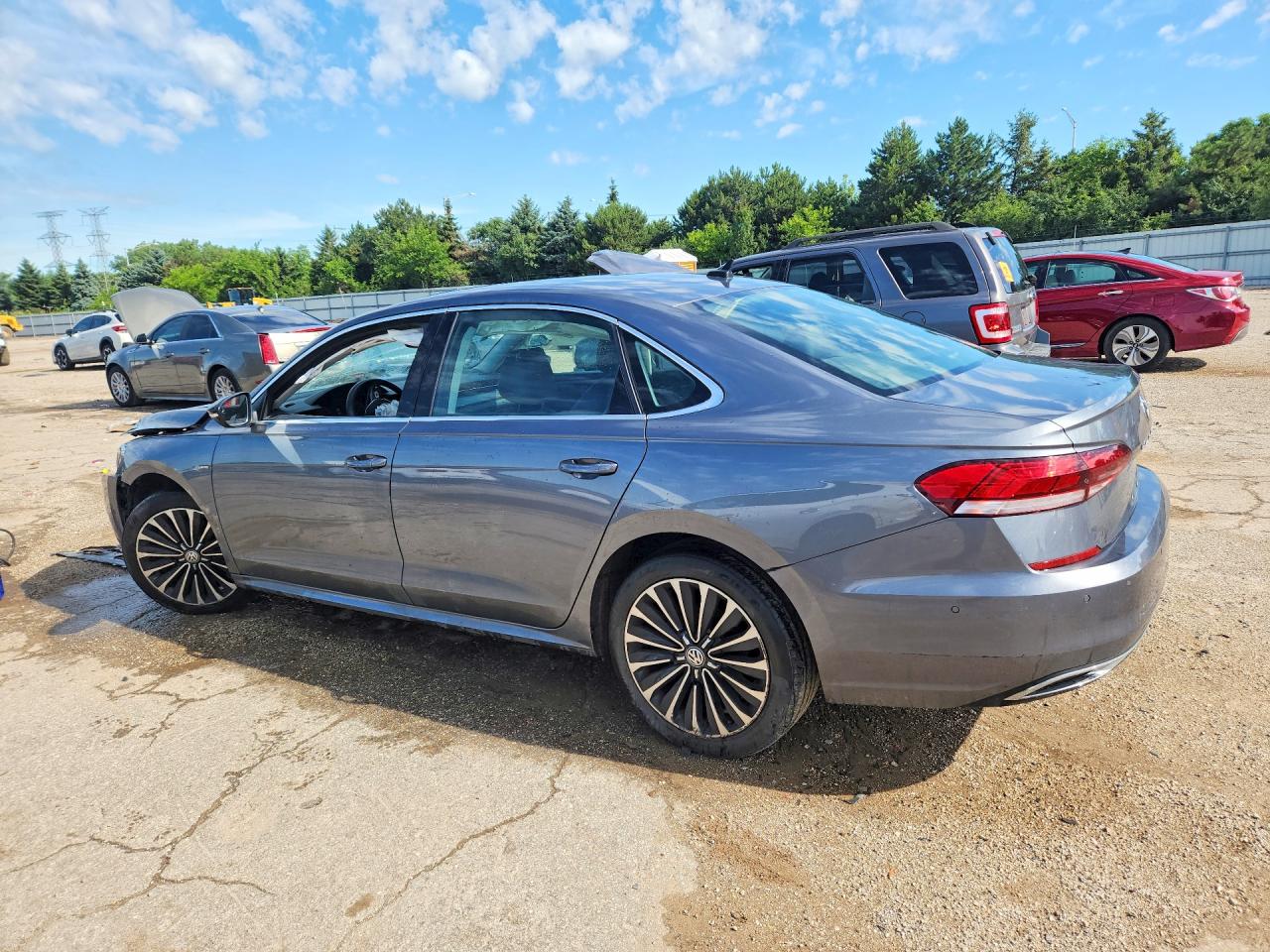 1VWBA7A38NC010298 · 2022 VOLKSWAGEN PASSAT · 2/12
