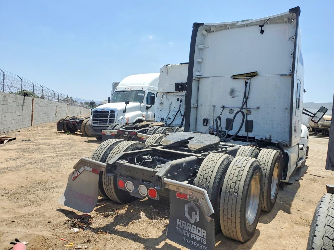 1XKYD49XXNJ473456 · 2022 KENWORTH CONSTRUCTION · 4/10