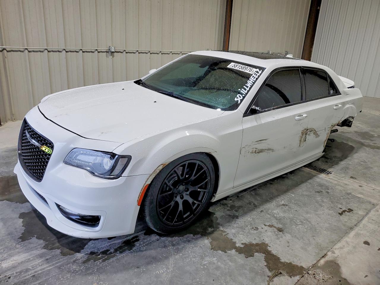 2C3CCABT0JH152668 · 2018 CHRYSLER 300