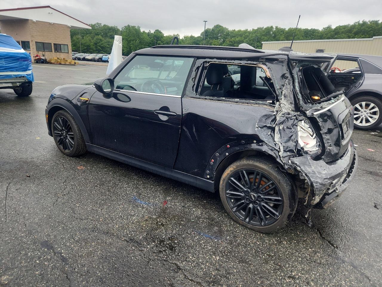 WMW53DH00N2R99995 · 2022 MINI COOPER · 2/12