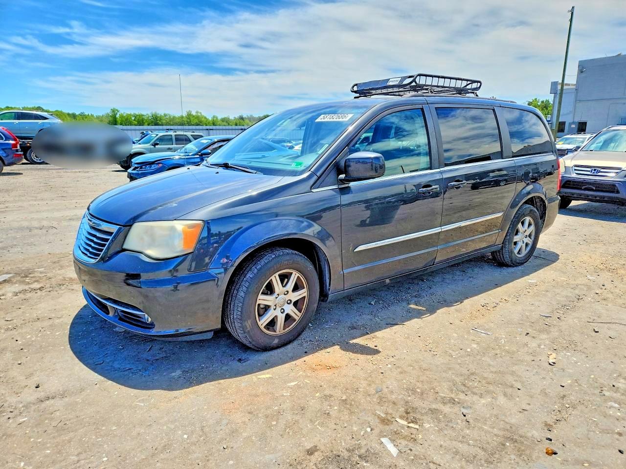 2A4RR5DG8BR694215 · 2011 CHRYSLER TOWN & COUNTRY