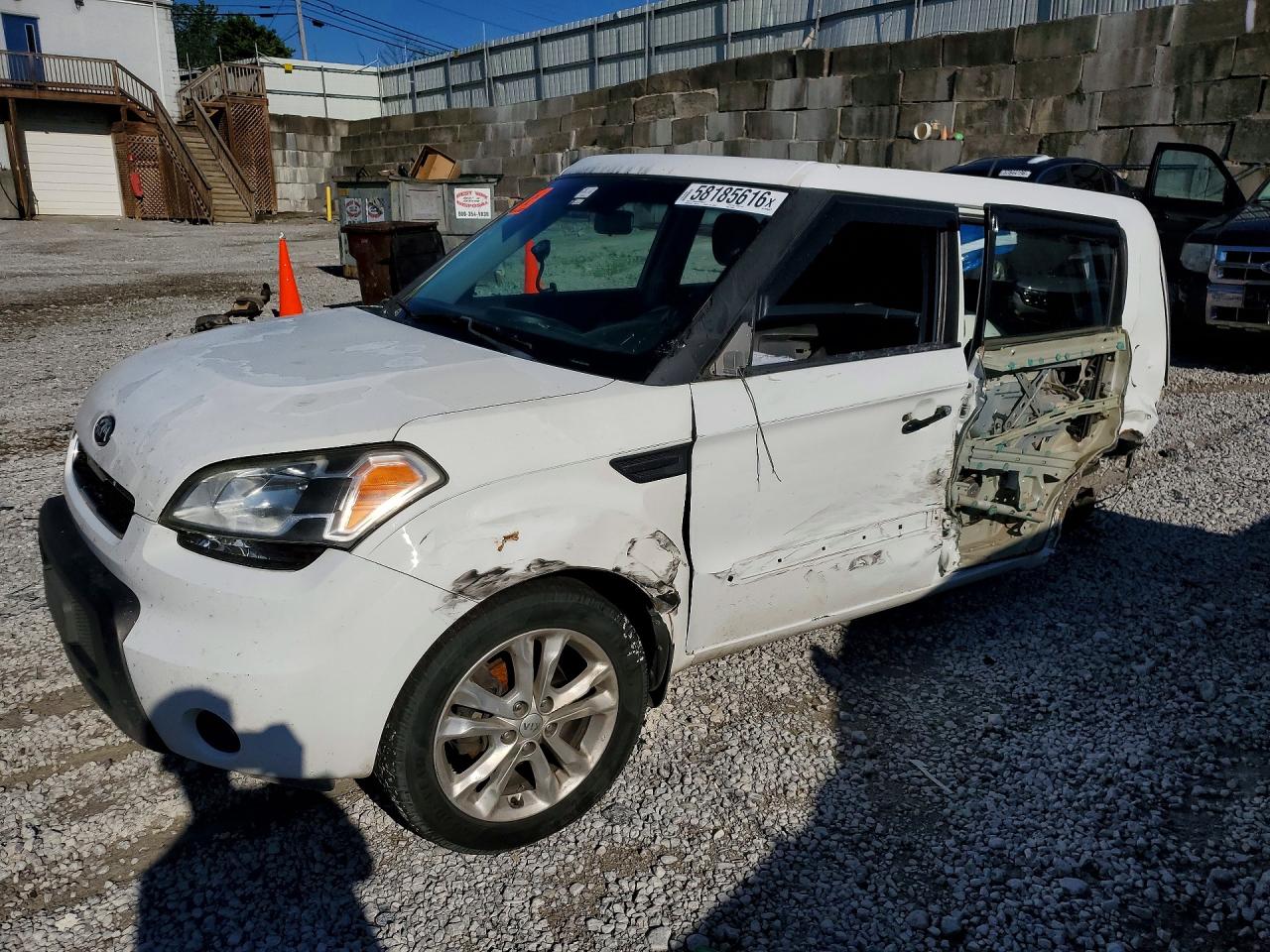KNDJT2A11B7273666 · 2011 KIA SOUL