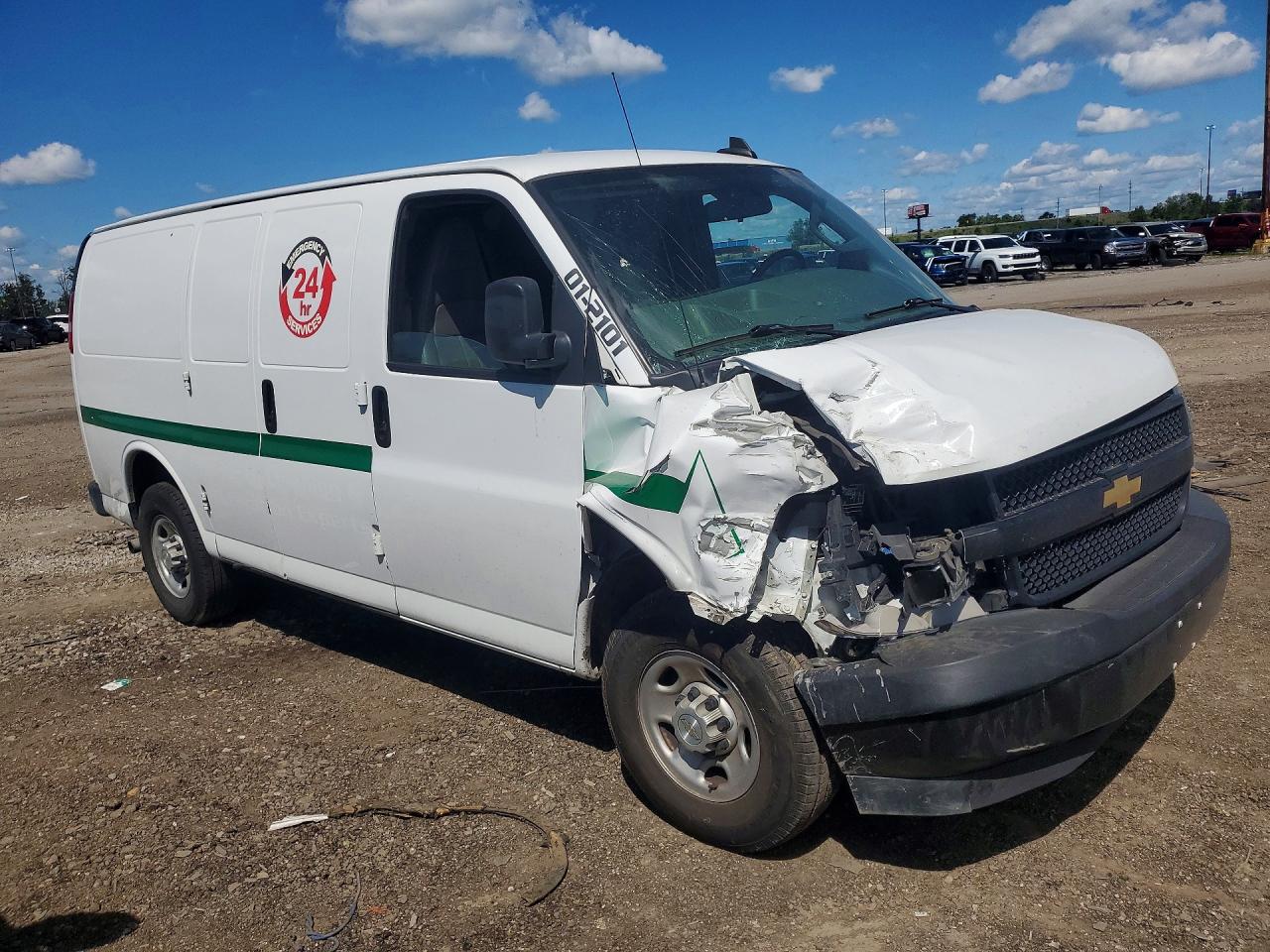 1GCWGAFP3M1263146 · 2021 CHEVROLET EXPRESS · 4/13