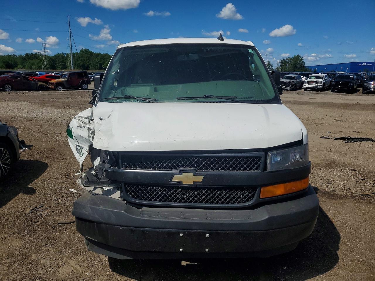 1GCWGAFP3M1263146 · 2021 CHEVROLET EXPRESS · 5/13