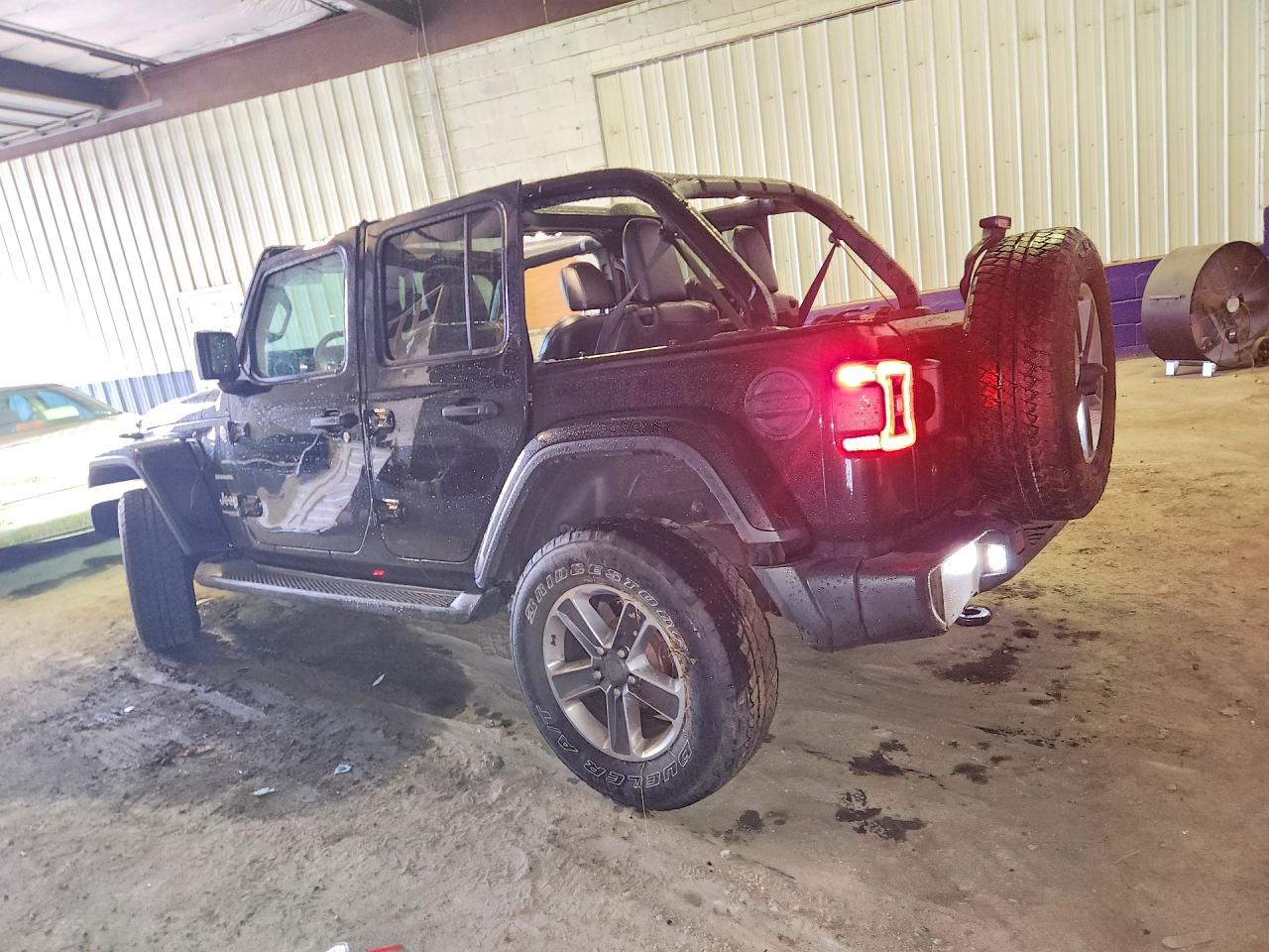 1C4HJXEG5KW633656 · 2019 JEEP WRANGLER UNLIMITED · 2/14