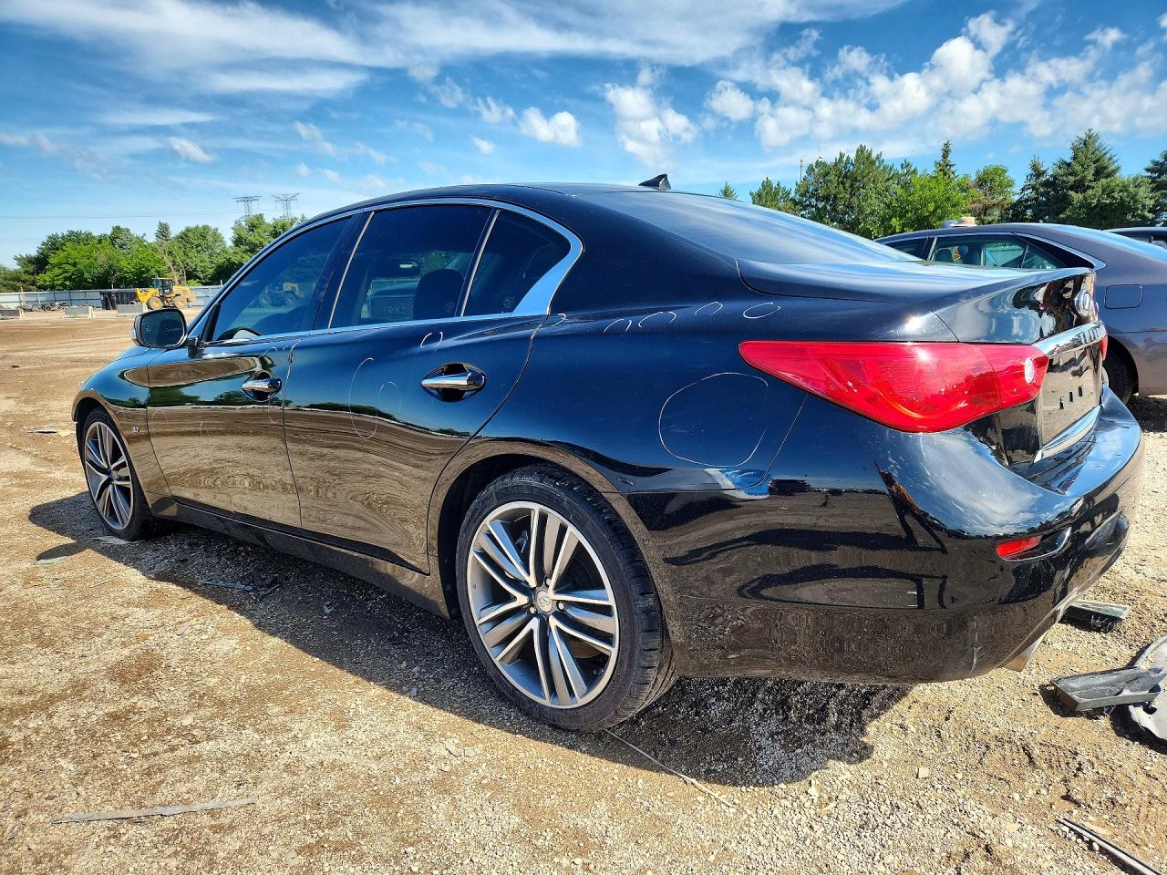JN1BV7AP8FM353461 · 2015 INFINITI Q50 · 2/13