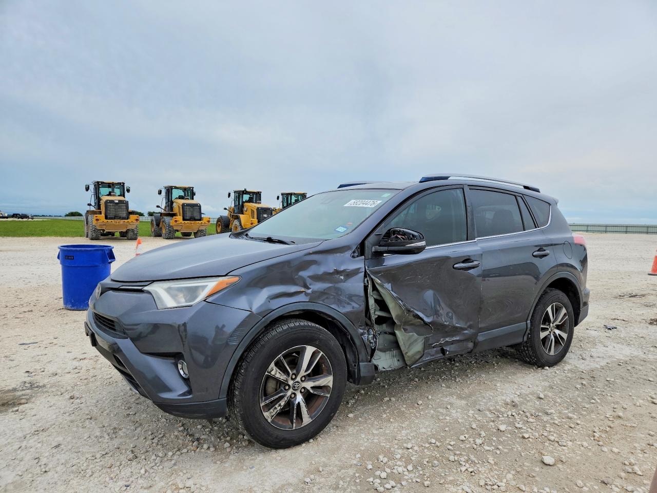 JTMWFREV5HD096214 · 2017 TOYOTA RAV4