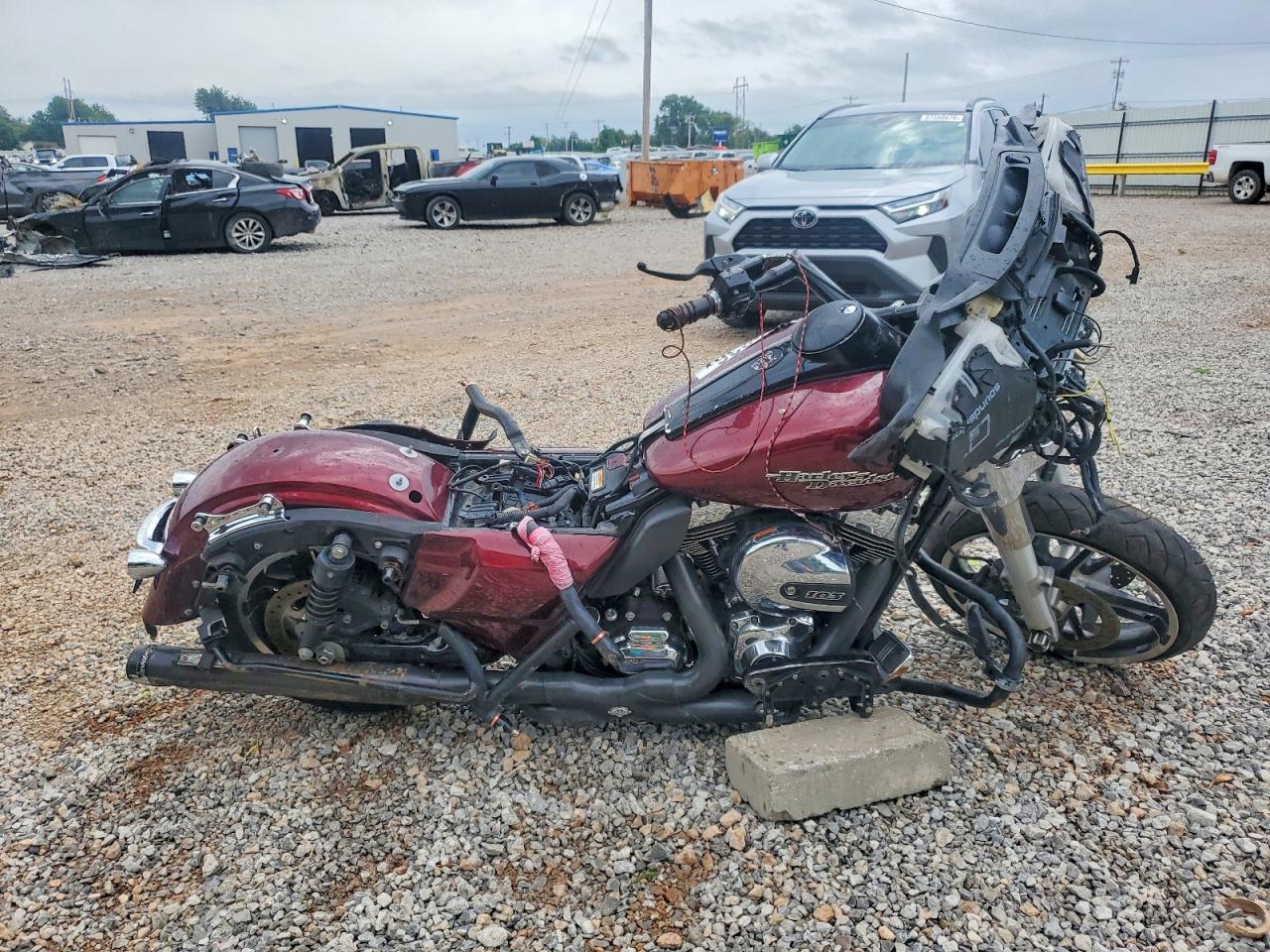 1HD1KBM14FB698010 · 2015 HARLEY-DAVIDSON FLHX