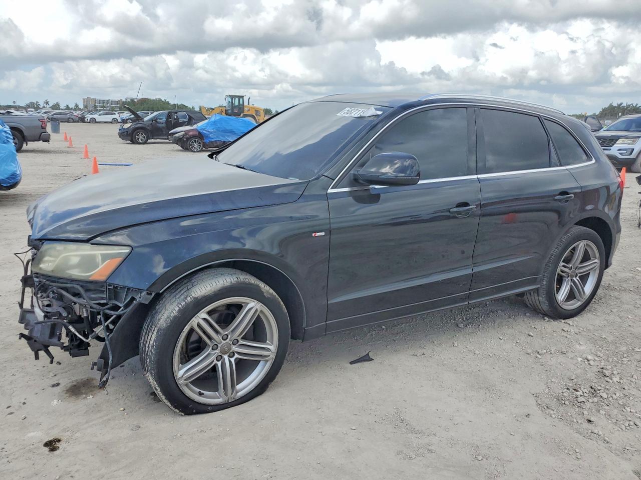 WA1DKAFP1CA065499 · 2012 AUDI Q5