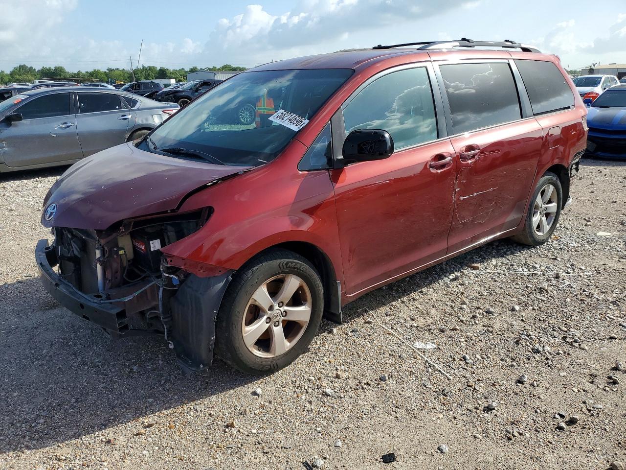 2013 TOYOTA SIENNA