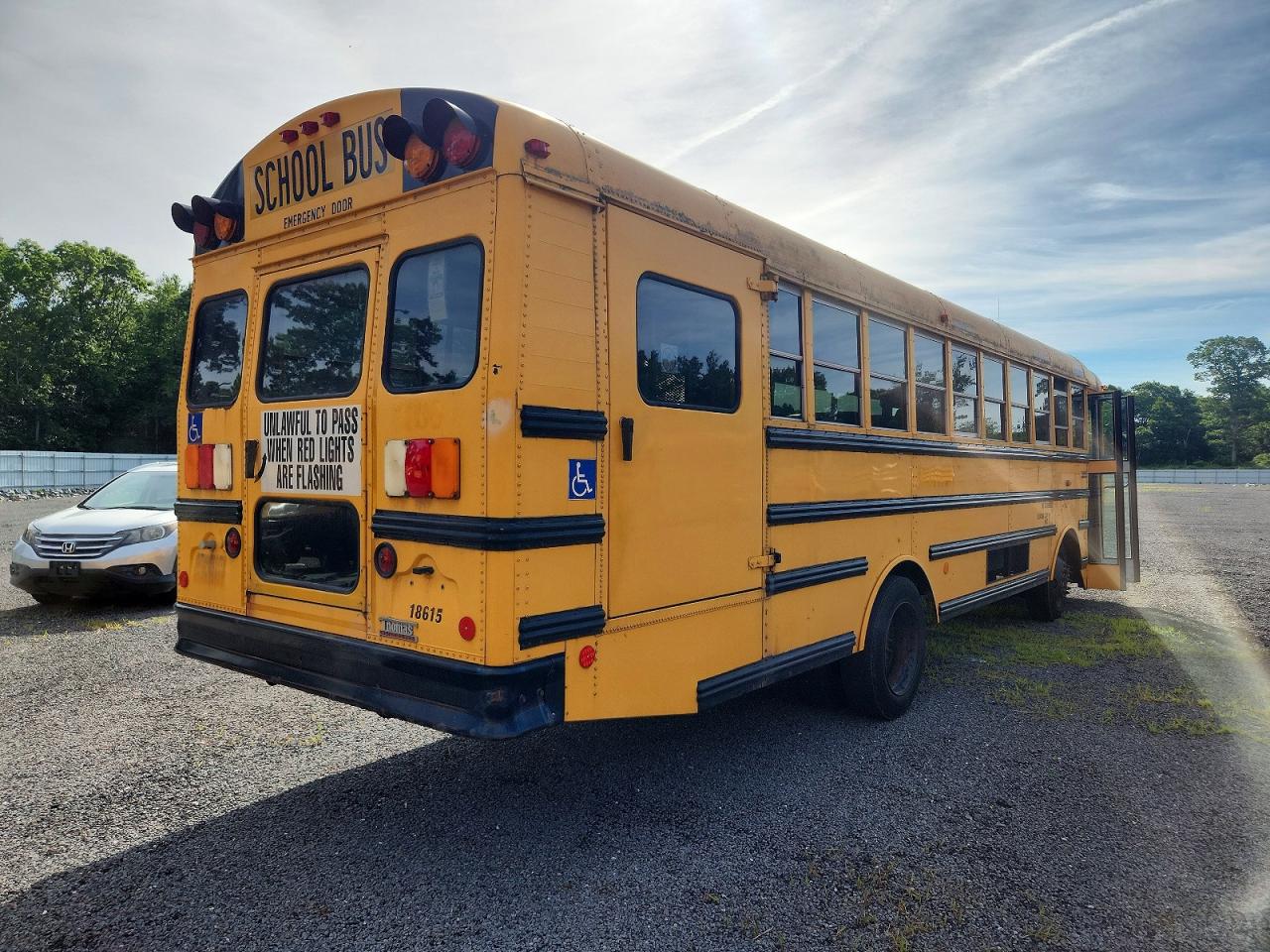 1T88M4E28B1136106 · 2011 THOMAS SAF-T-LINER C2 · 4/10