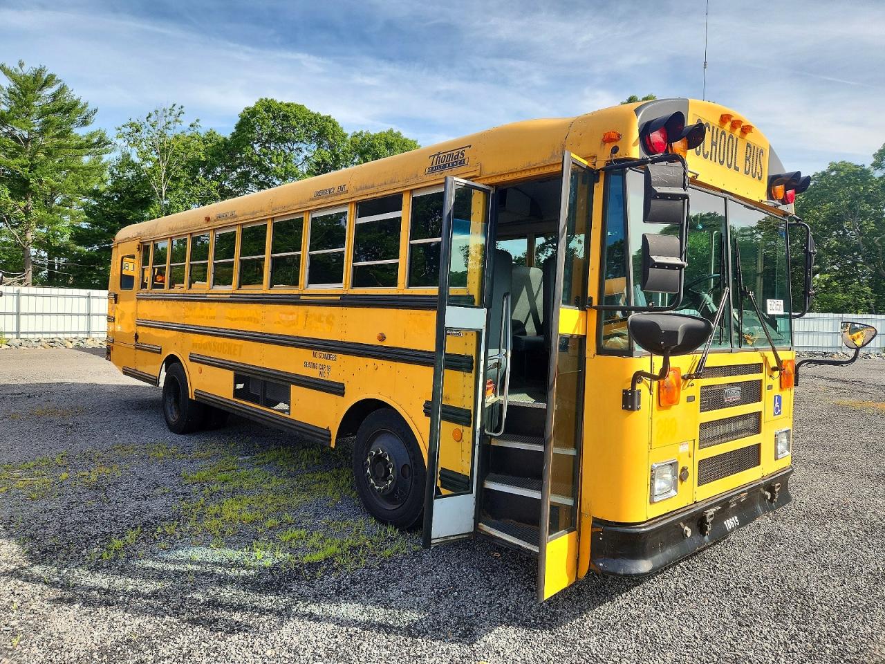 1T88M4E28B1136106 · 2011 THOMAS SAF-T-LINER C2