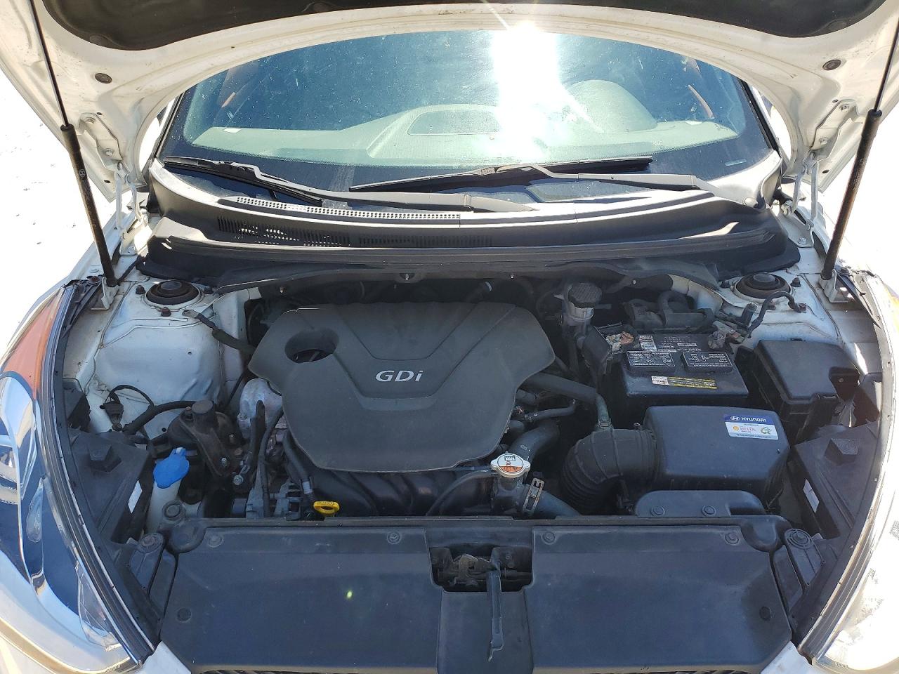 KMHTC6AD2GU300307 · 2016 HYUNDAI VELOSTER · 11/12