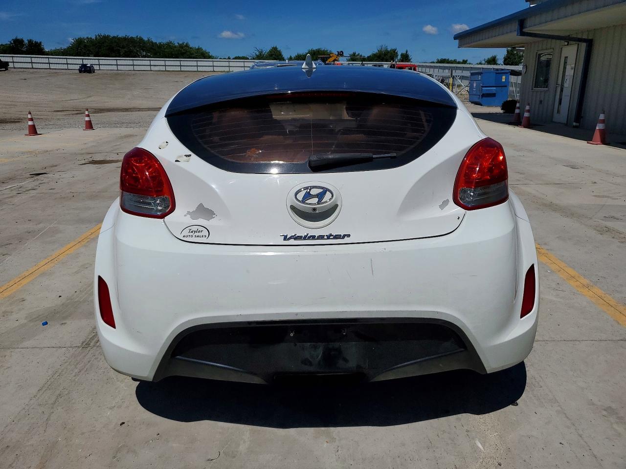 KMHTC6AD2GU300307 · 2016 HYUNDAI VELOSTER · 6/12
