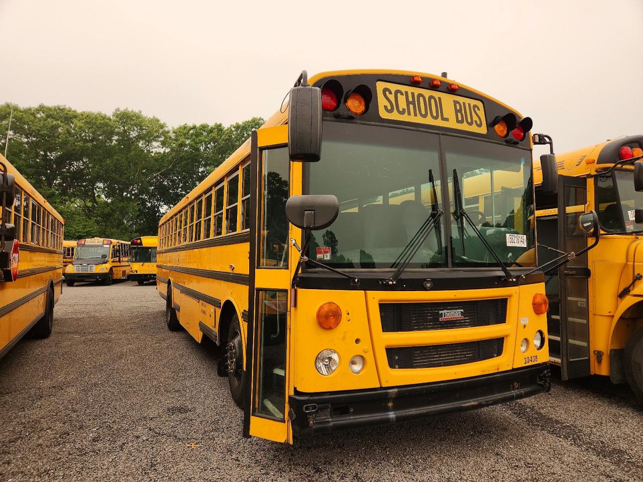 1T88T9E23F1285657 · 2015 THOMABUSES BUS