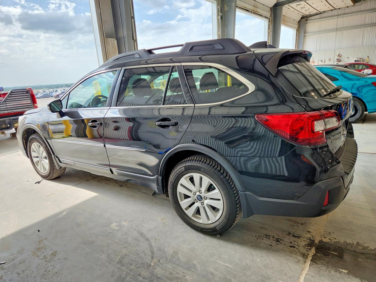 4S4BSAHC5K3244182 · 2019 SUBARU OUTBACK · 2/12