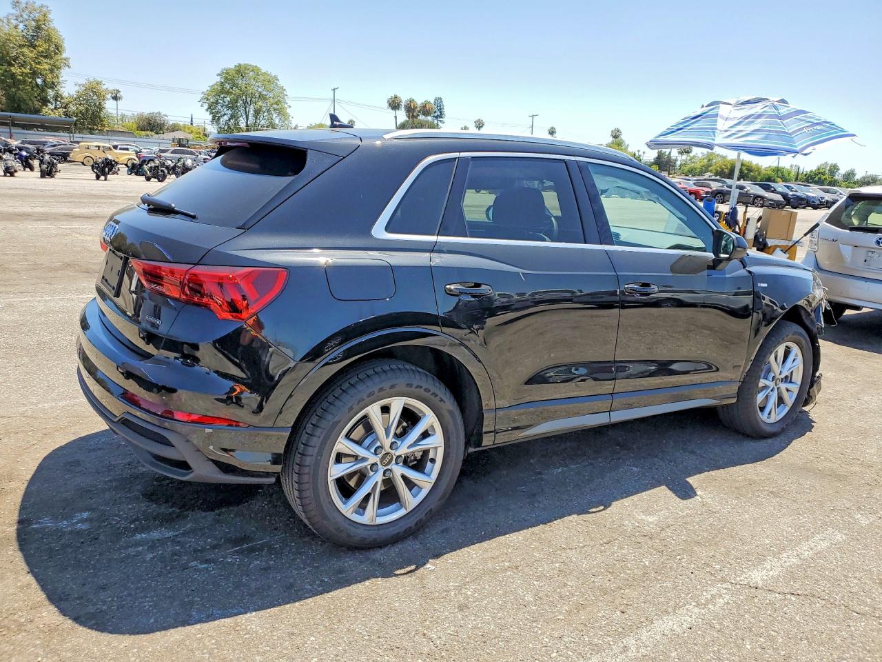 WA1DECF36S1040550 · 2025 AUDI Q3 · 3/13